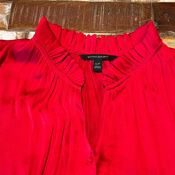 Banana Republic, ruby red blouse, size S - Picture 4 of 6